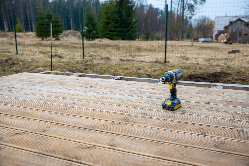 poser une terrasse en bois sur plots et aménager un jardin éco-responsable